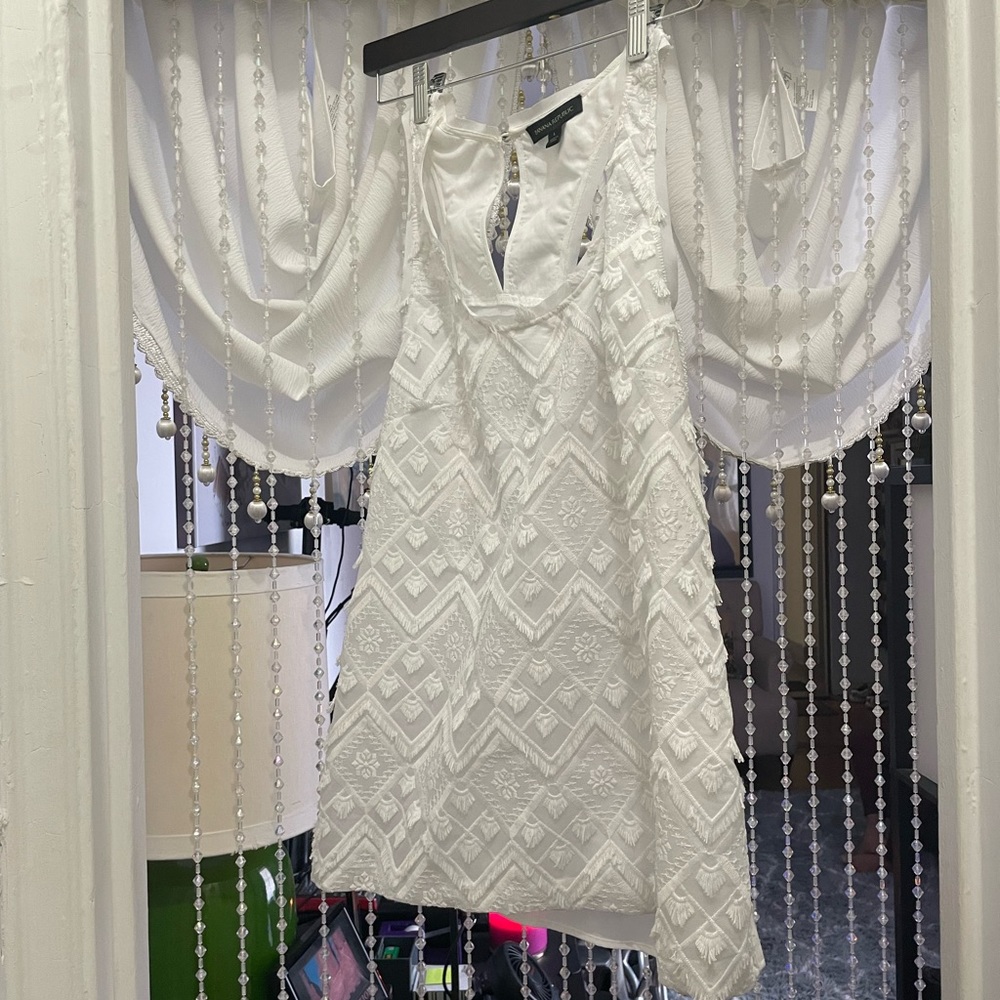 Banana Republic large white ruffled Sleeveless Top